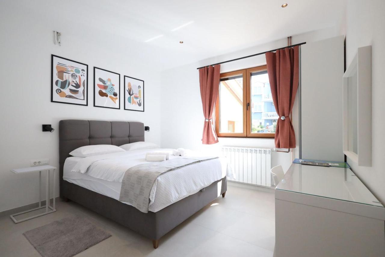 Apartments Maestral 메덜린 외부 사진